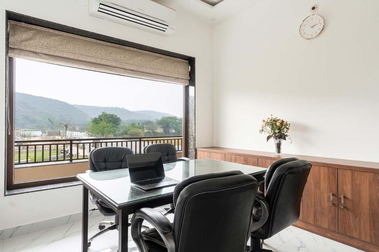 Brookvale Manor By Stayvista - Private Pool Haven With Endless Views & Indoor Fun Sohna Exterior foto
